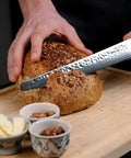 brood snijden met kotai pakka damascus broodmes 20 cm pakkahout